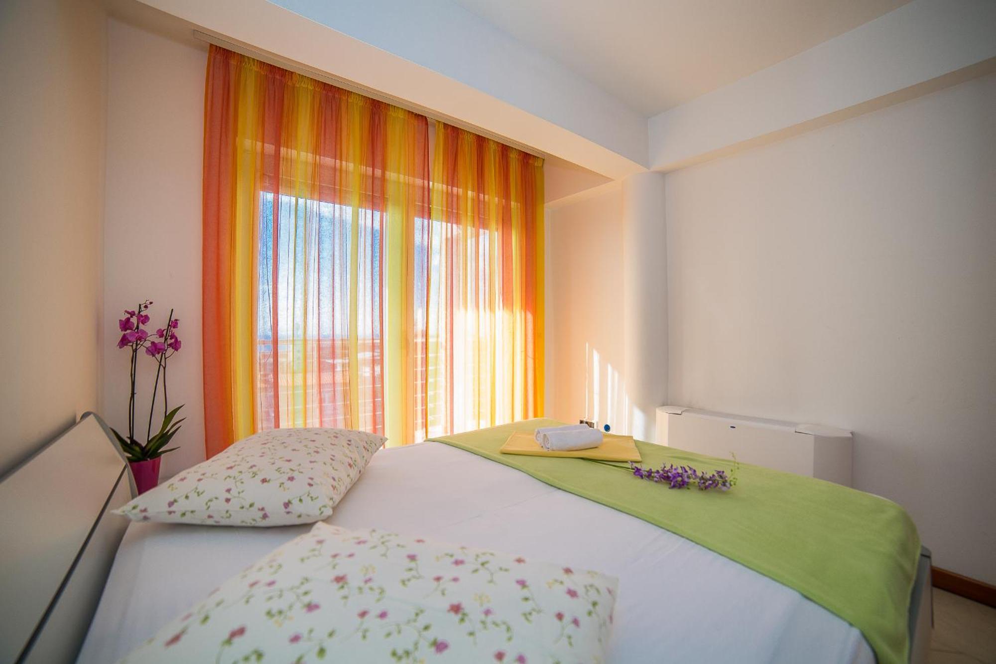 Apartments Milan Makarska Ruang foto