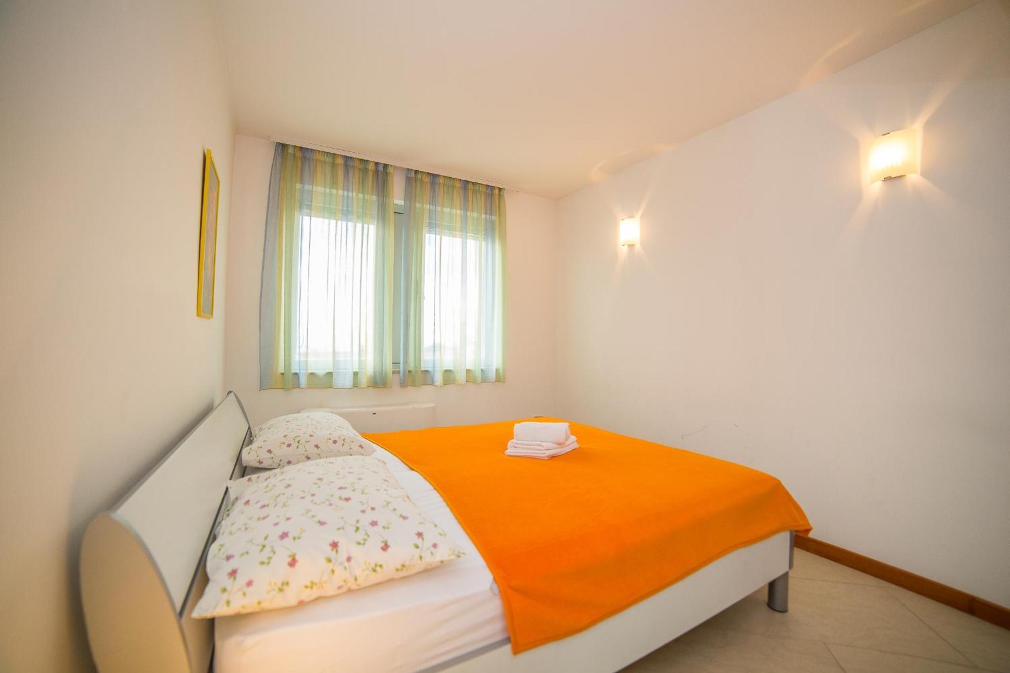 Apartments Milan Makarska Ruang foto