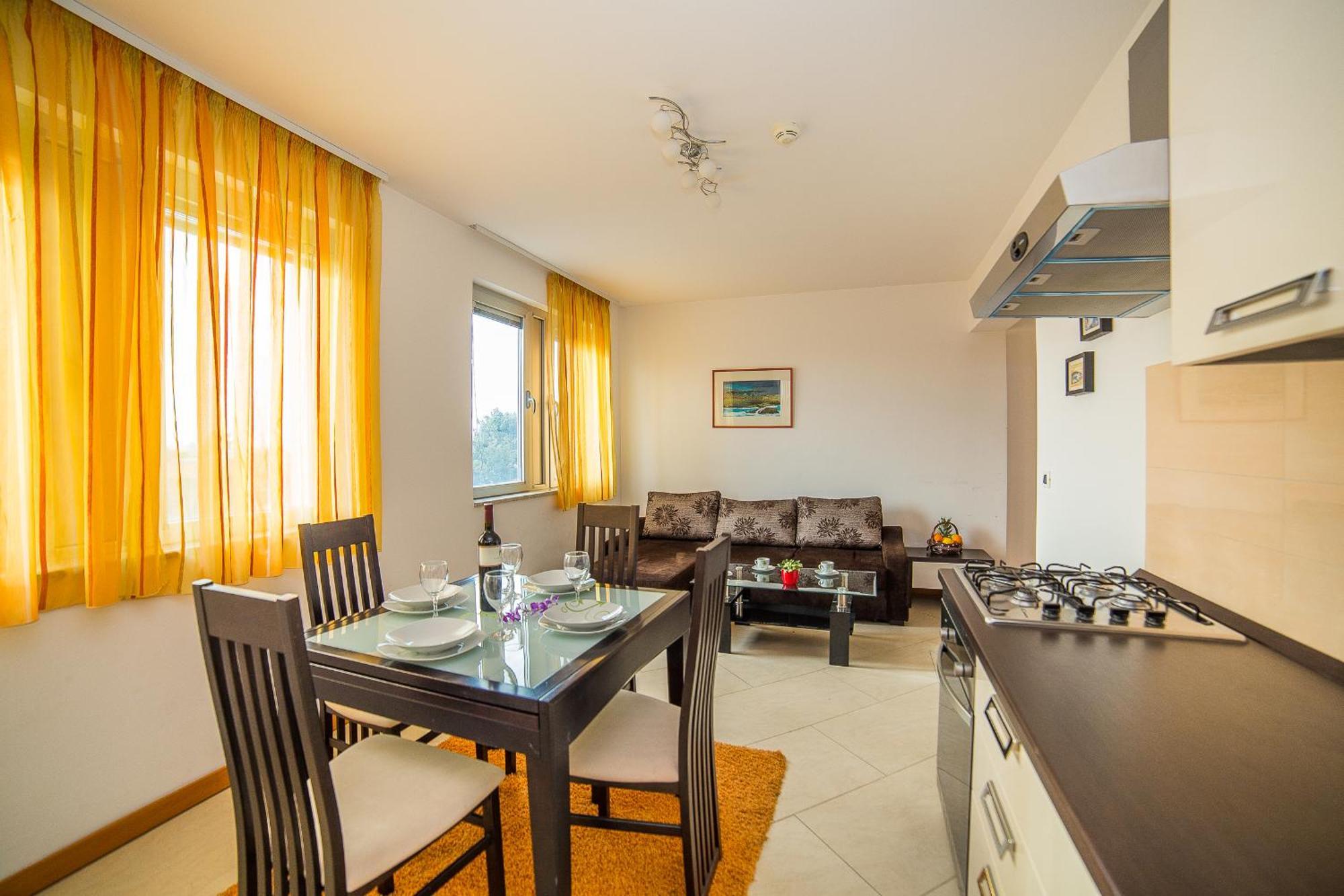 Apartments Milan Makarska Ruang foto