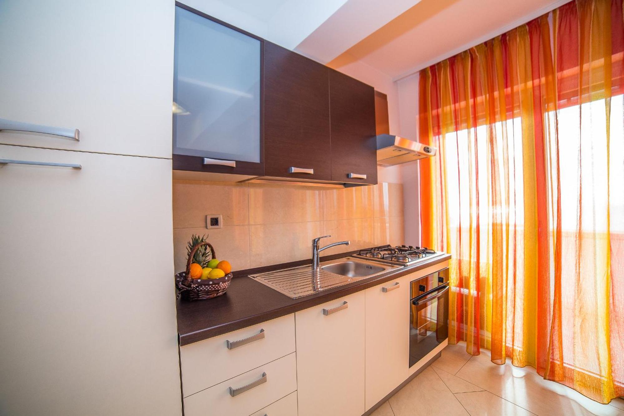 Apartments Milan Makarska Ruang foto