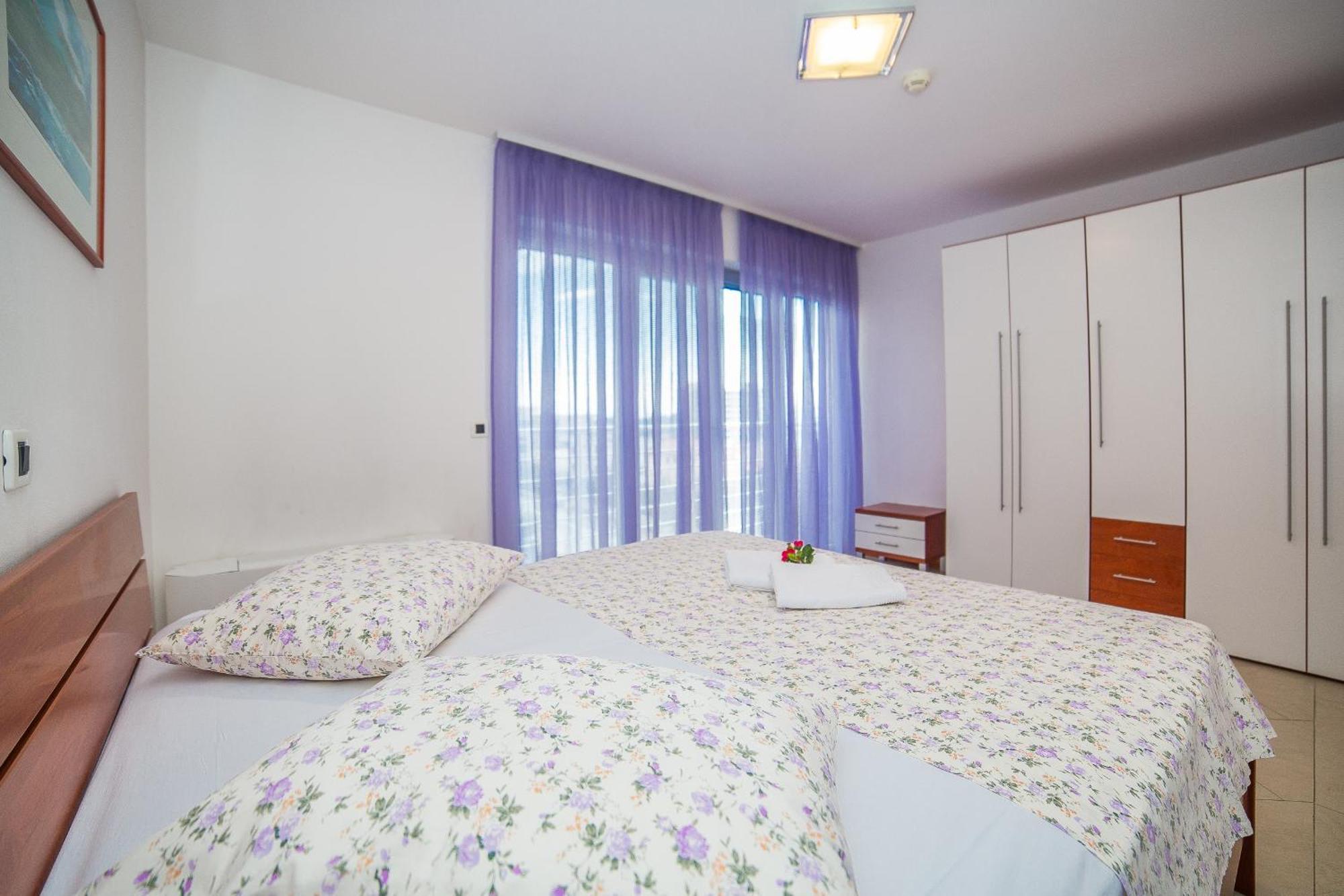 Apartments Milan Makarska Ruang foto