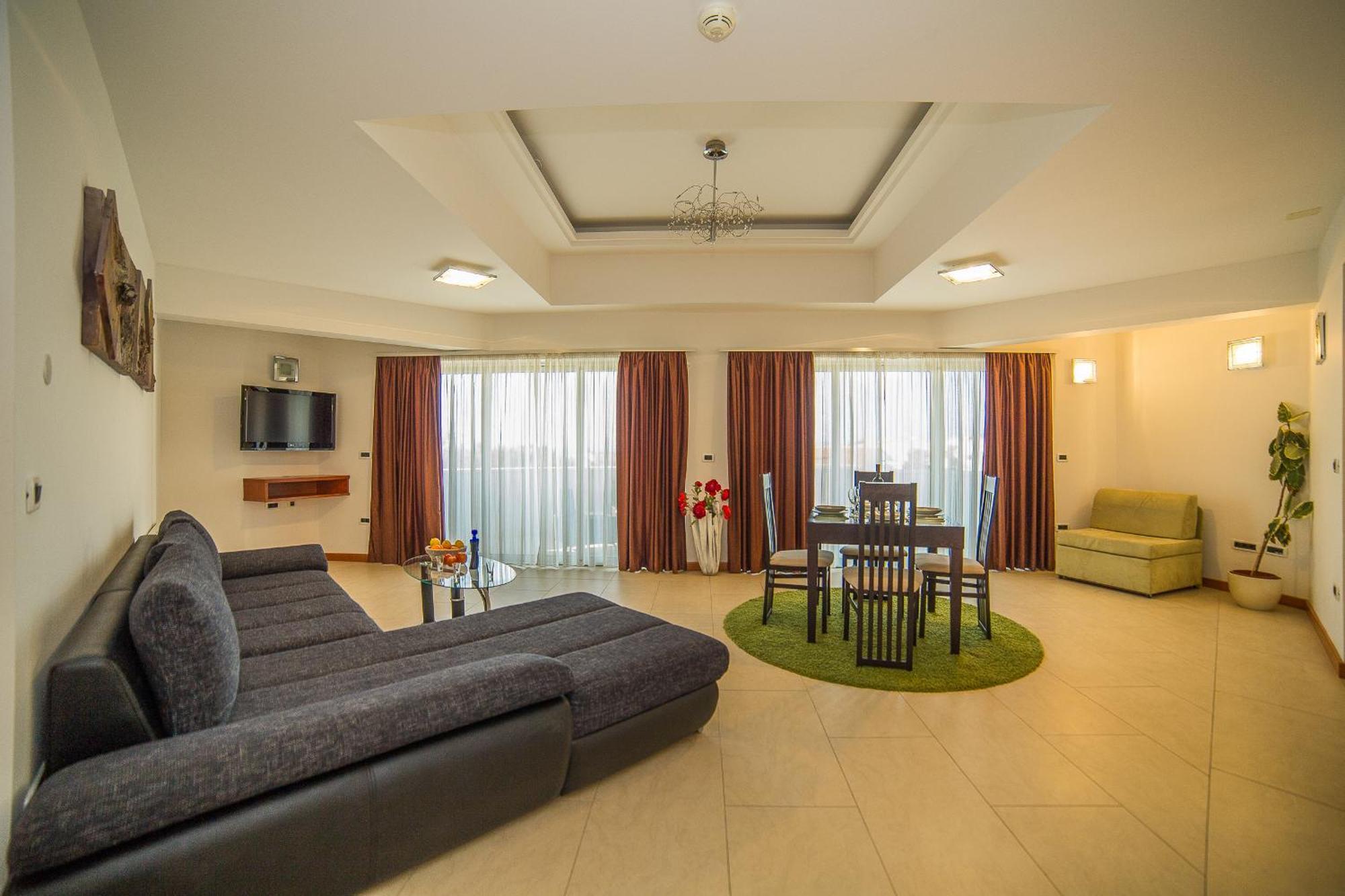 Apartments Milan Makarska Bagian luar foto