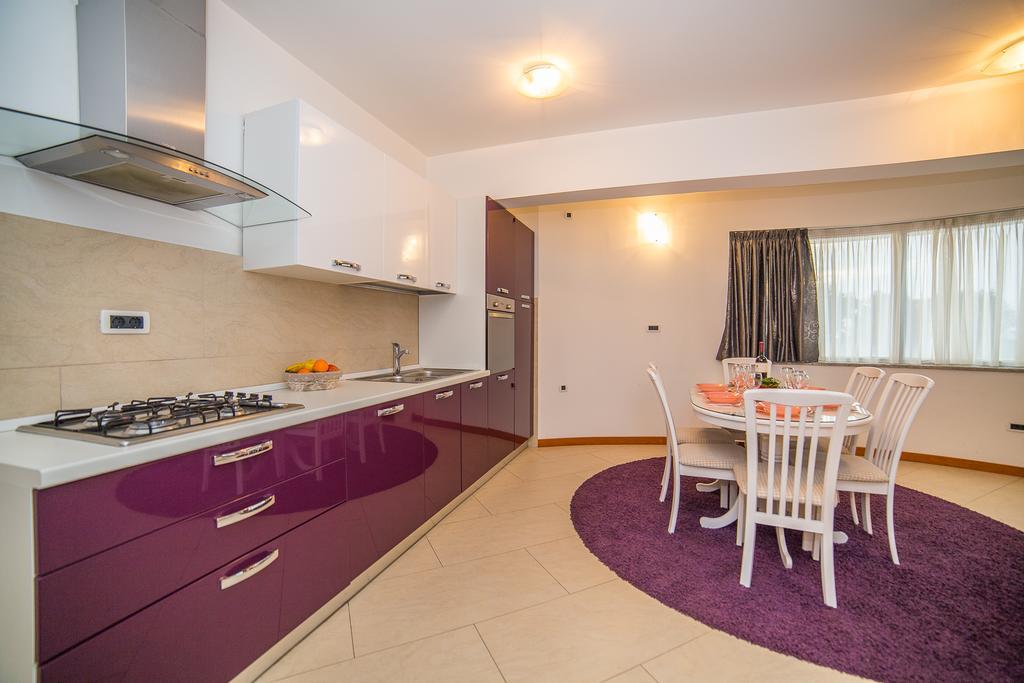 Apartments Milan Makarska Bagian luar foto