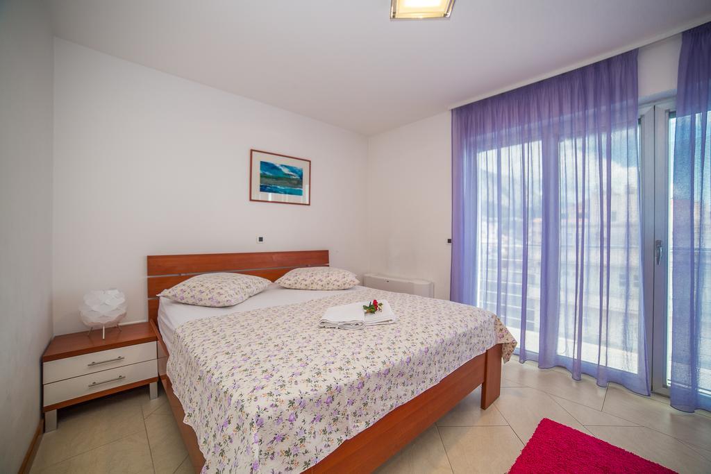 Apartments Milan Makarska Bagian luar foto