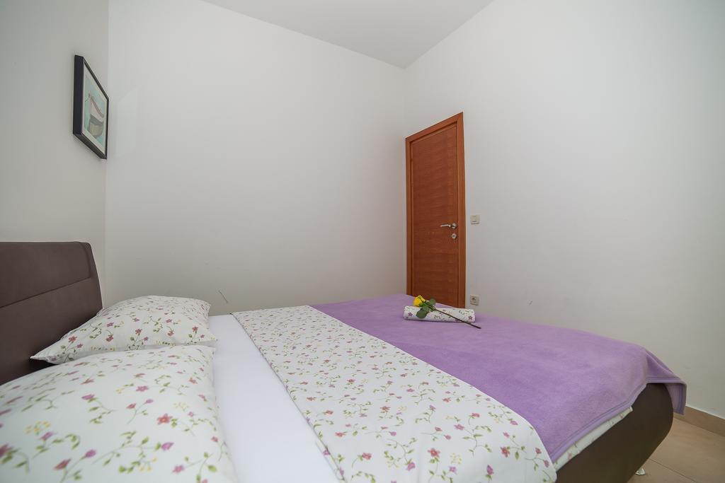 Apartments Milan Makarska Ruang foto